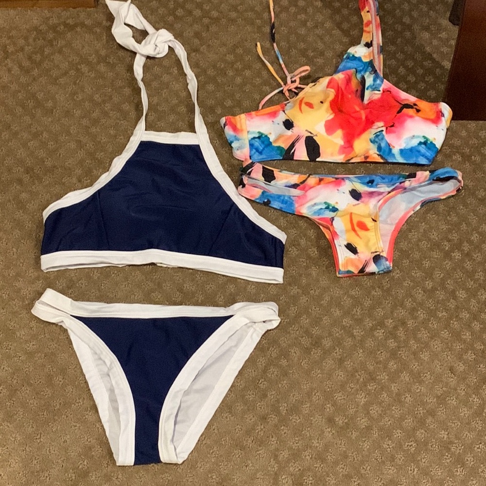 Boohoo Bundle Of Bikini’s Size Small. Navy White Halter Top/Floral One Shoulder - Picture 2 of 7
